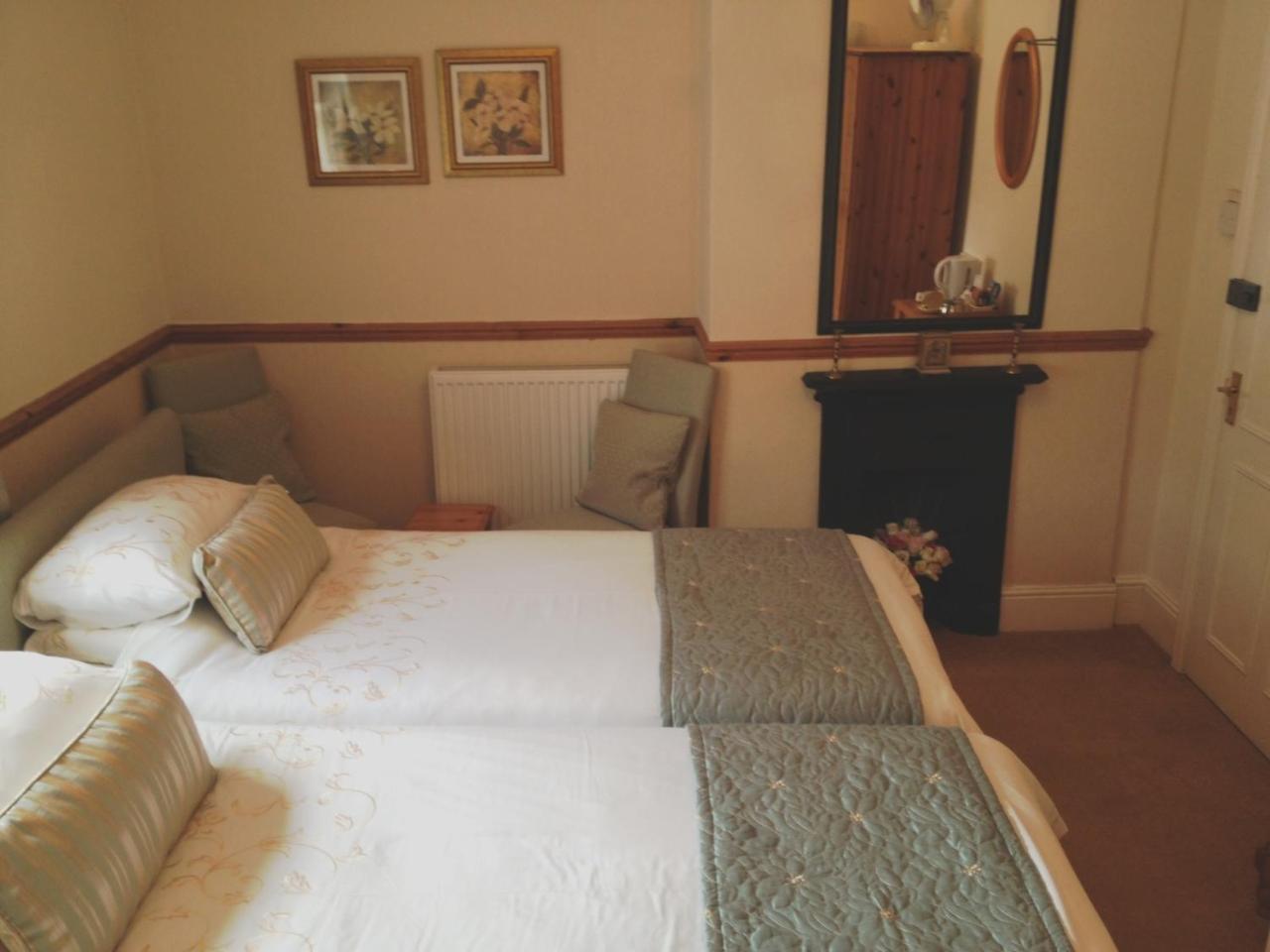 Twin Oaks Guest House Cadnam Екстериор снимка